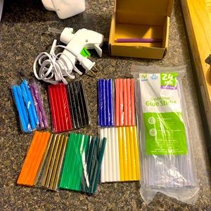 Hot glue gun & sticks